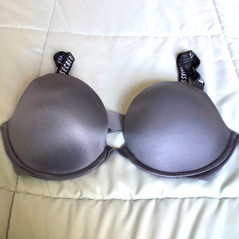 Beautiful and clean never worn bra